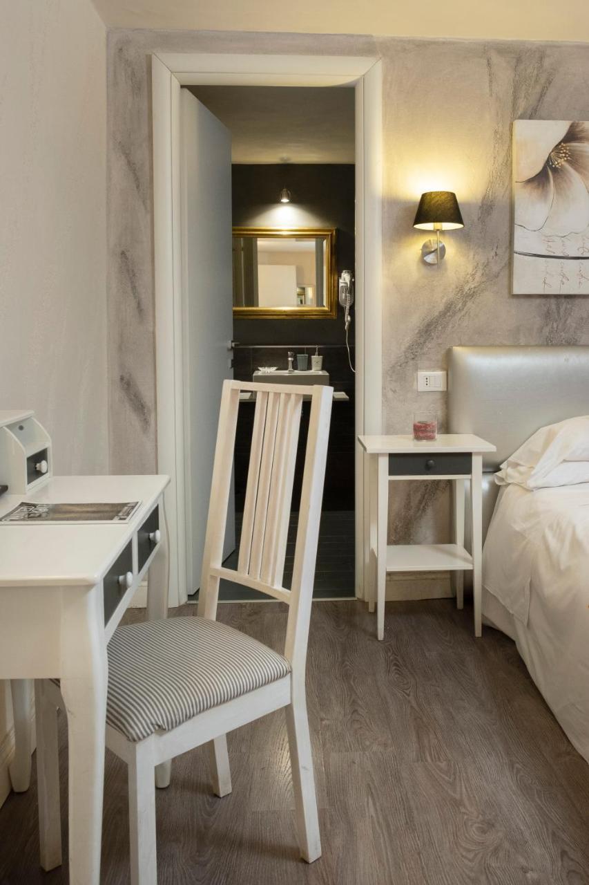 Delsi Suites Pantheon Rome Exterior photo